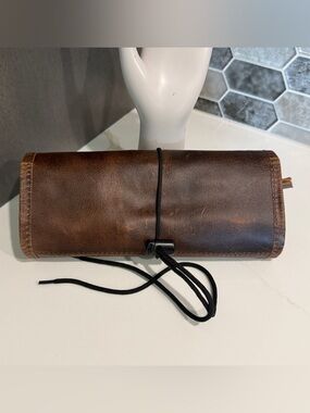 Rofozzi Scout Leather Roll-Up Cable Organizer